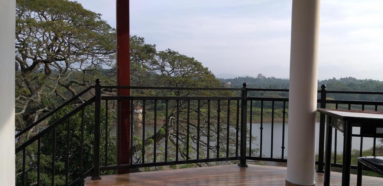 Mahaweli King'S Villa Kandy Eksteriør bilde